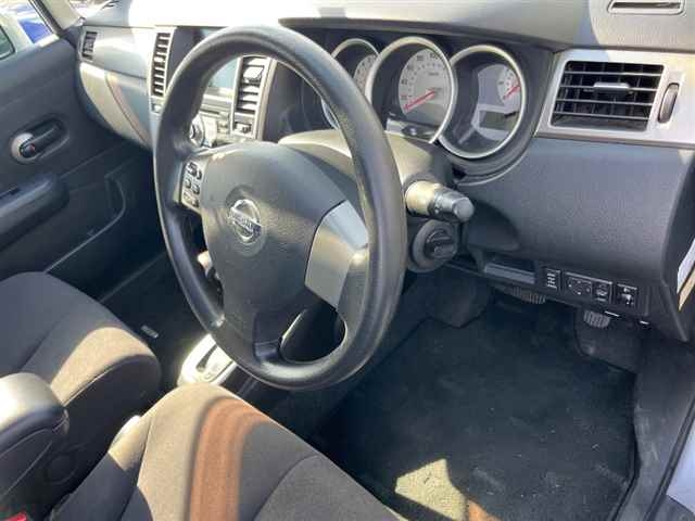 NISSAN TIIDA 2008