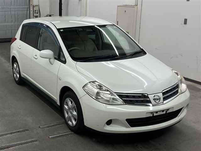NISSAN TIIDA 2010