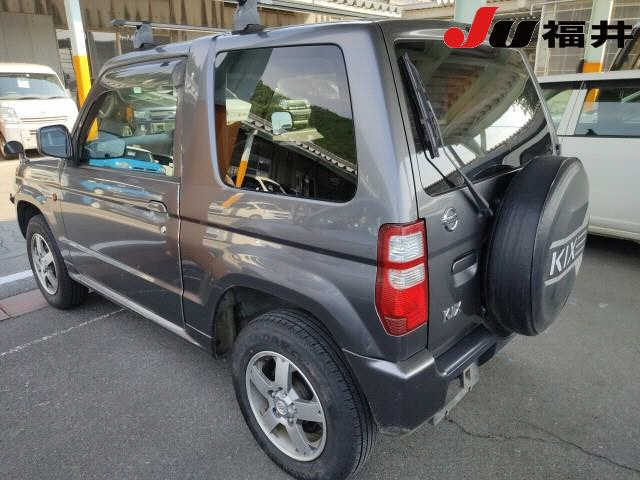 NISSAN KIX 2008