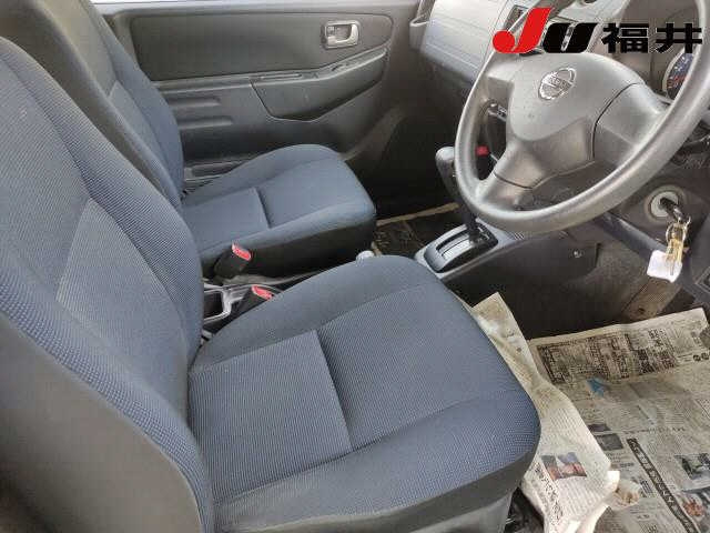 NISSAN KIX 2008