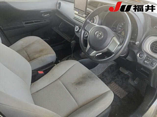TOYOTA VITZ 2011