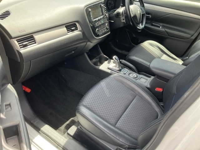 MITSUBISHI OUTLANDER PHEV 2013