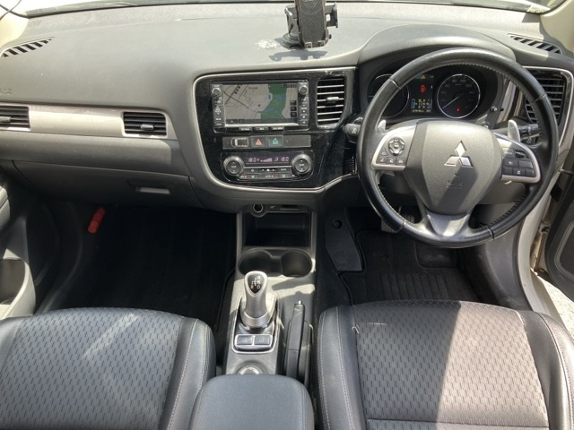 MITSUBISHI OUTLANDER PHEV 2013