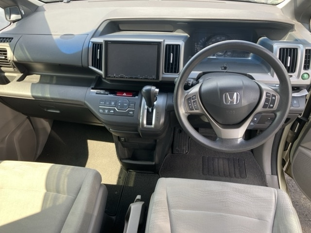 HONDA STEP WAGON 2014