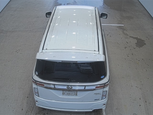 NISSAN ELGRAND 2010