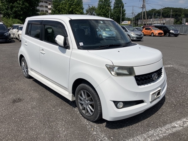 TOYOTA BB 2009