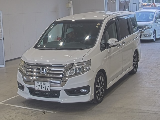 HONDA STEP WAGON 2013