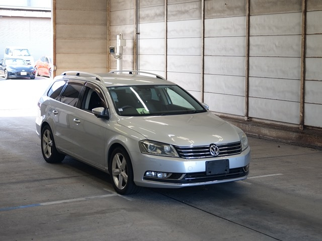 VOLKSWAGEN PASSAT VARIANT 2013