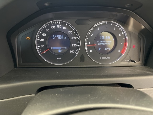 VOLVO V70 2010