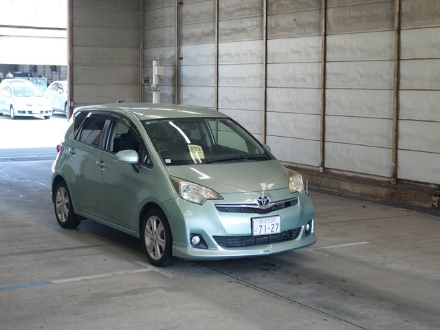 TOYOTA RACTIS 2012