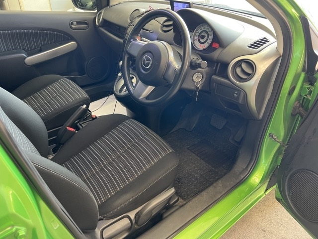 MAZDA DEMIO 2009