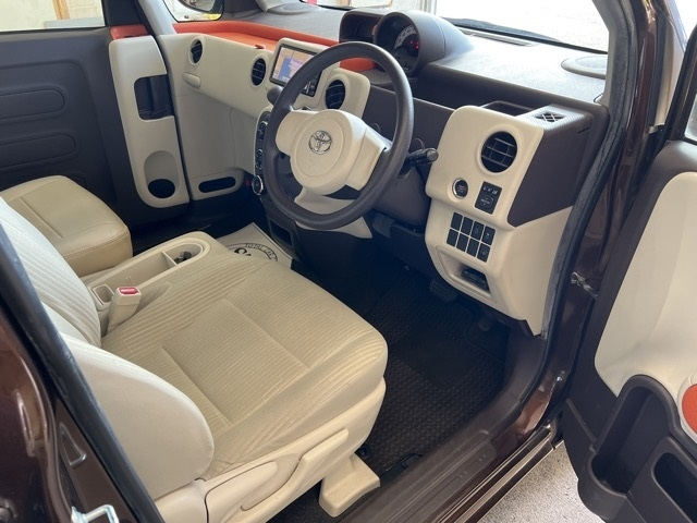 TOYOTA PORTE 2012