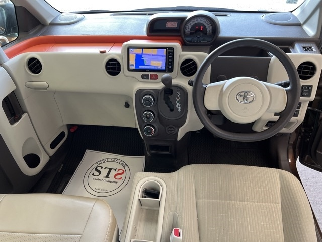TOYOTA PORTE 2012