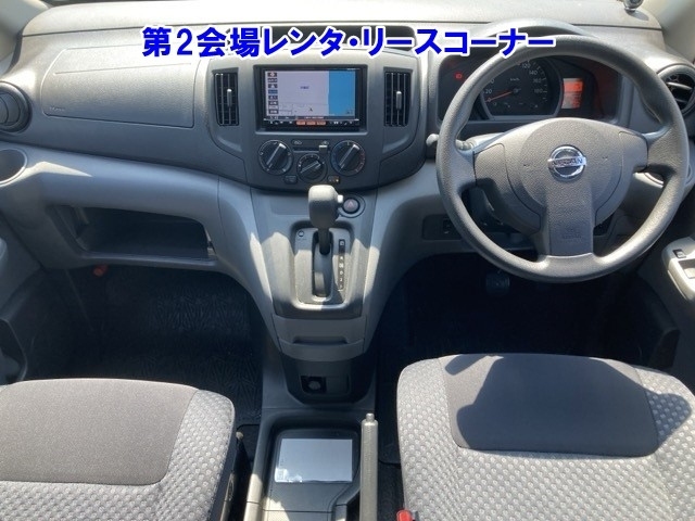 NISSAN NV200 2019