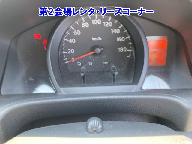 NISSAN NV200 2019