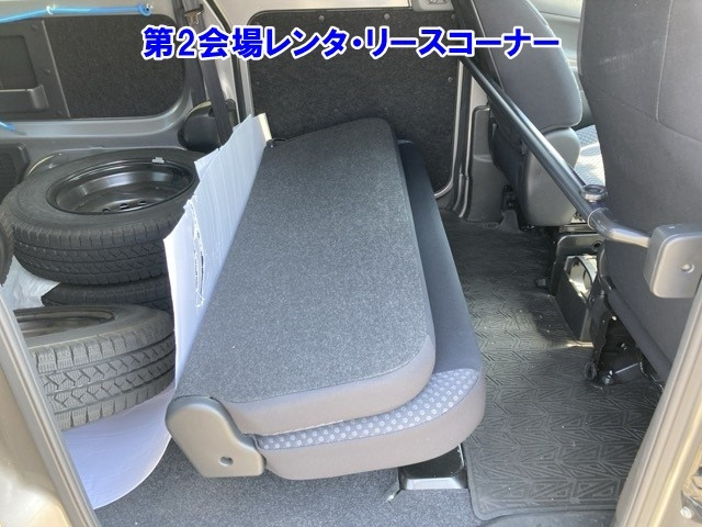 NISSAN NV200 2019