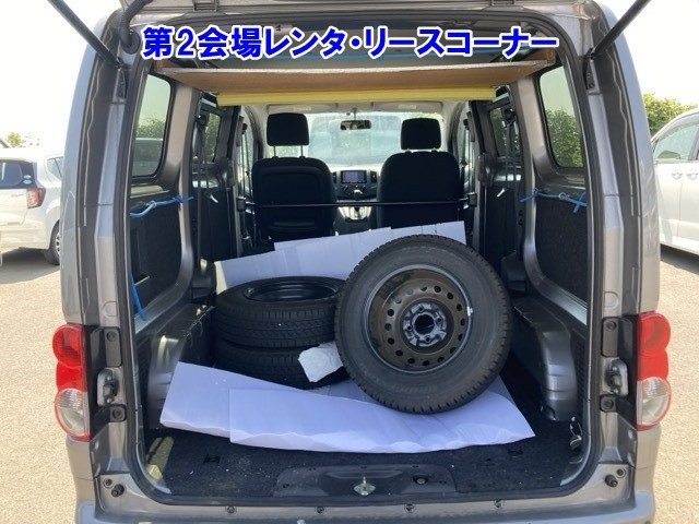 NISSAN NV200 2019