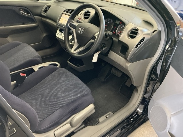 HONDA STREAM 2010