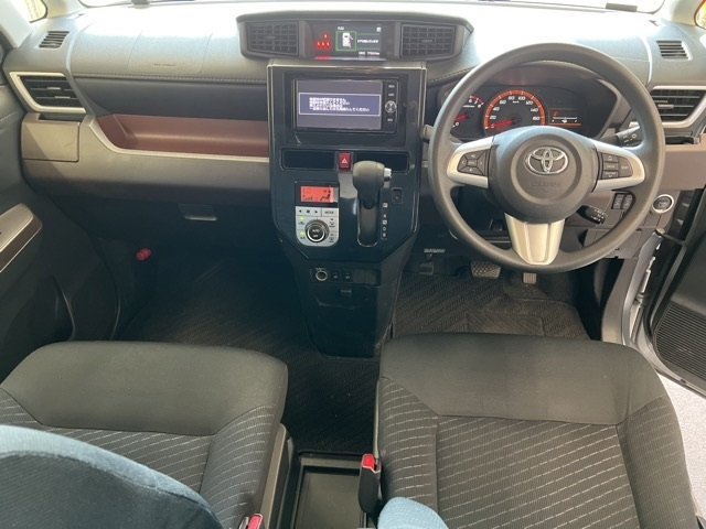 TOYOTA ROOMY 2017