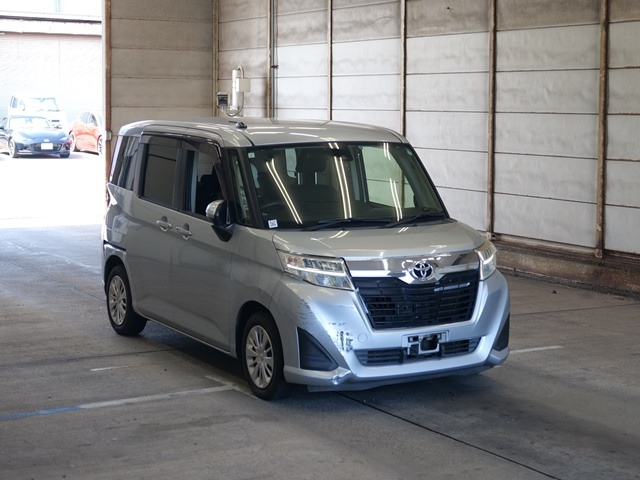 TOYOTA ROOMY 2017