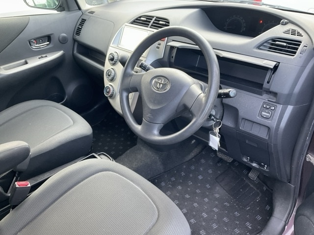 TOYOTA RACTIS 2010