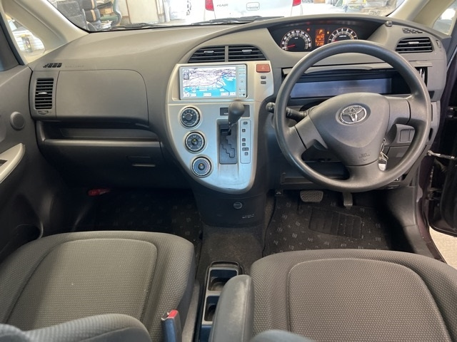 TOYOTA RACTIS 2010
