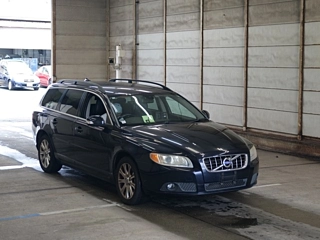 VOLVO V70 2010