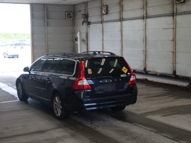 VOLVO V70 2010