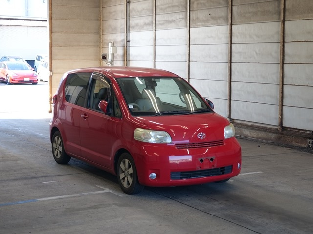 TOYOTA PORTE 2012