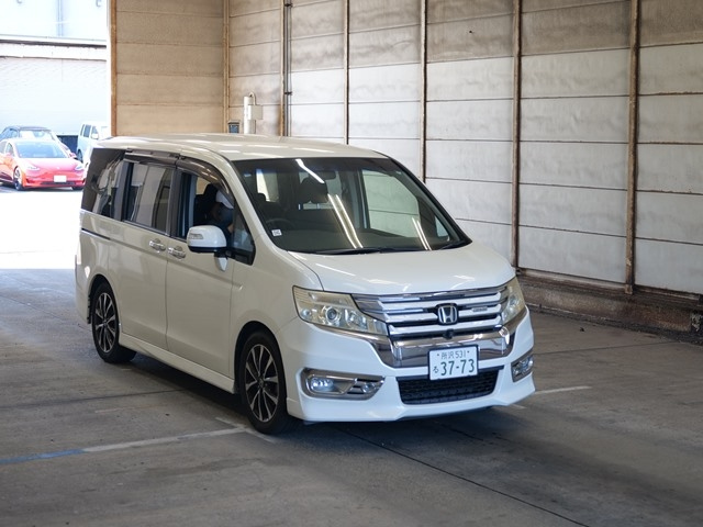 HONDA STEP WAGON 2014
