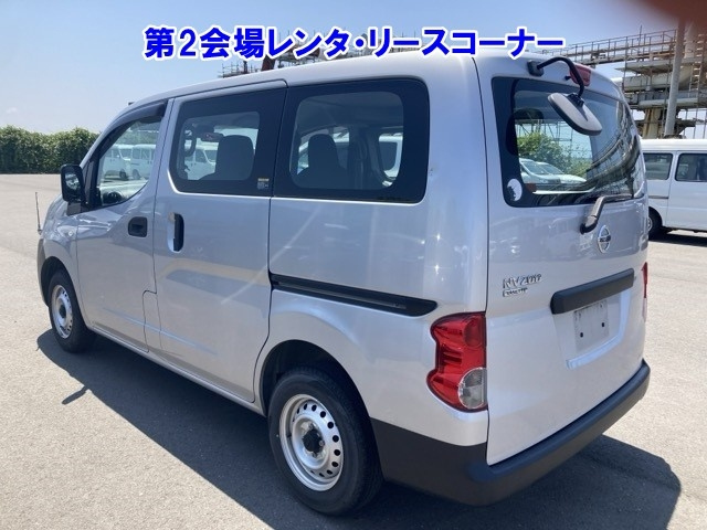 NISSAN NV200 2020