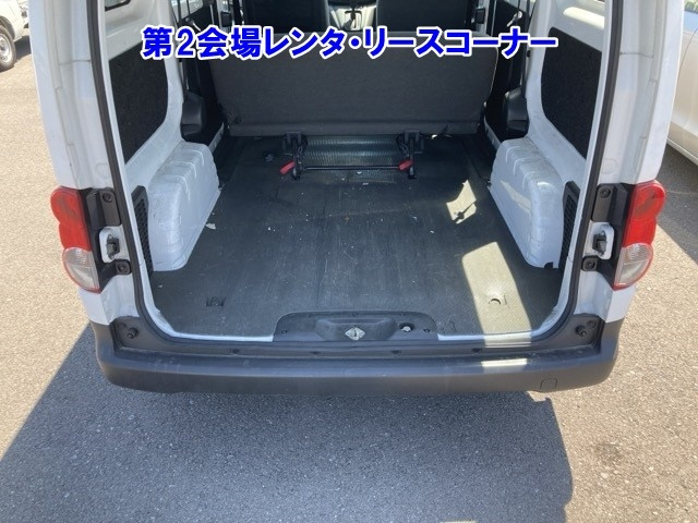 NISSAN NV200 2019