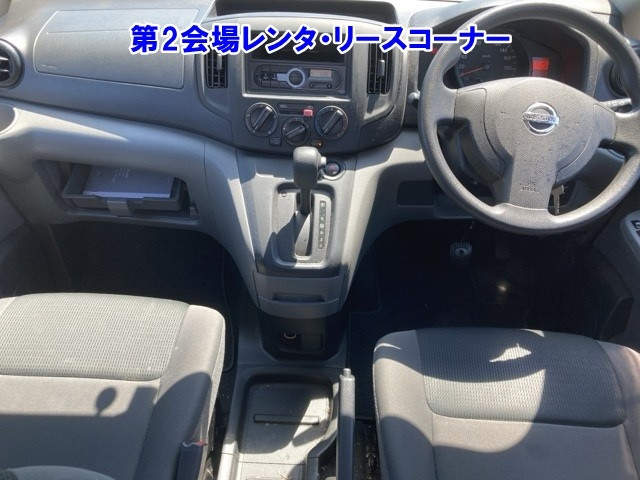 NISSAN NV200 2019