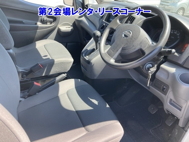 NISSAN NV200 2019