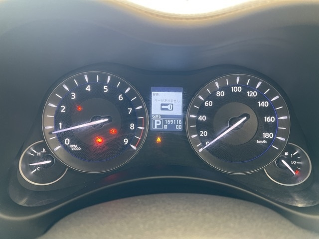NISSAN FUGA 2014