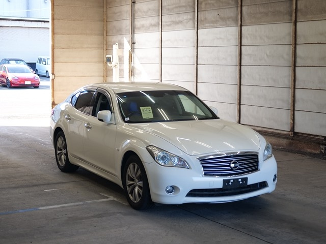 NISSAN FUGA 2014