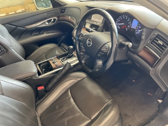 NISSAN FUGA 2014