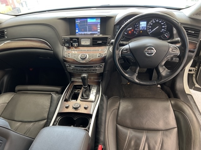 NISSAN FUGA 2014