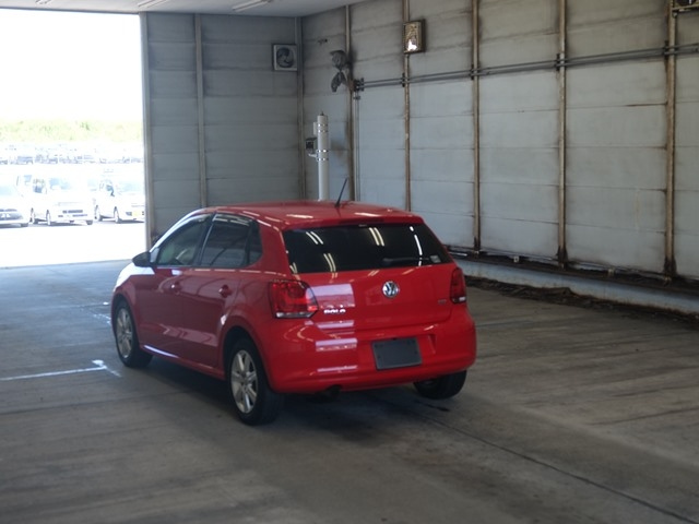 VOLKSWAGEN POLO 2012