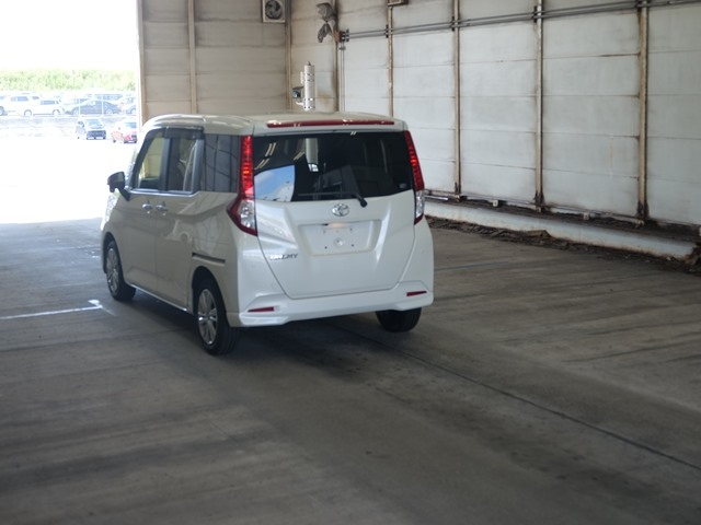 TOYOTA ROOMY 2022