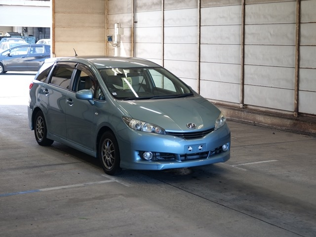 TOYOTA WISH 2009