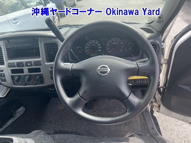 NISSAN CARAVAN BUS 2009