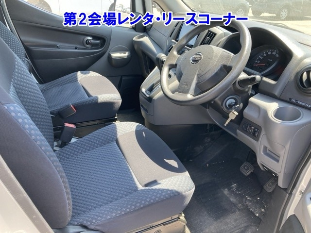 NISSAN NV200 2017