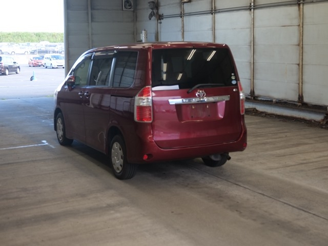 TOYOTA NOAH 2008