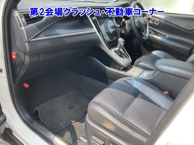 TOYOTA HARRIER 2017