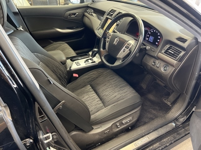 TOYOTA CROWN 2010