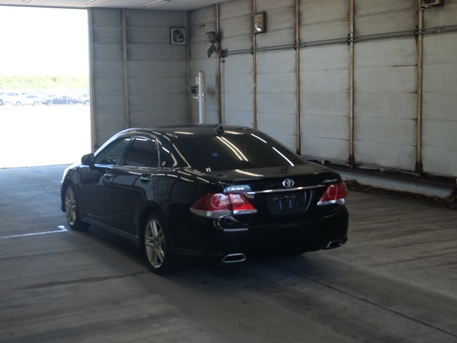 TOYOTA CROWN 2010