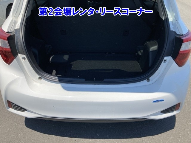 TOYOTA VITZ 2018