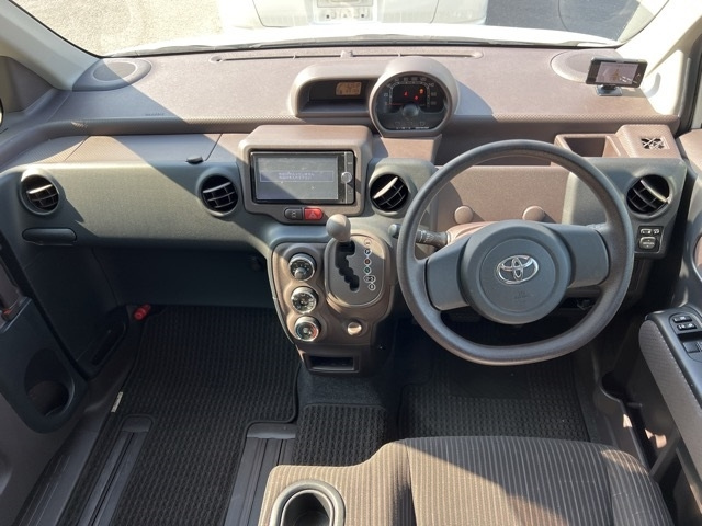 TOYOTA PORTE 2013