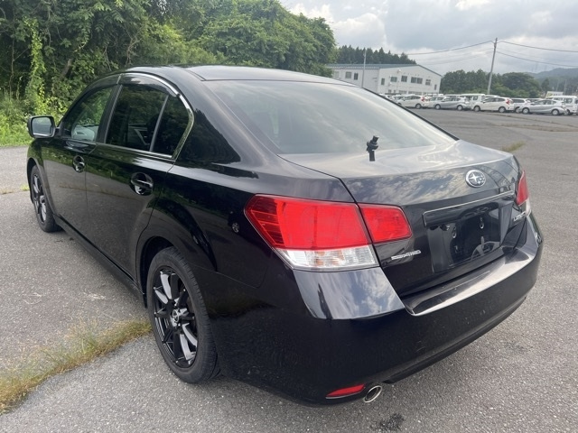 SUBARU LEGACY B4 2010